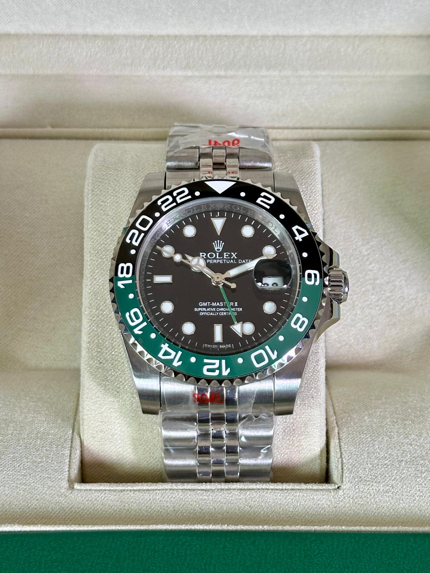 GreenEdge MasterTime –  Stainless Steel Luxury Watch with Rotating Bezel